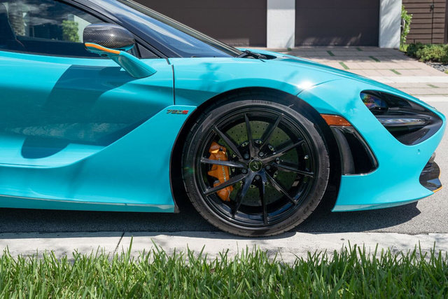 Used 2022 McLaren 720S Spider photo 11