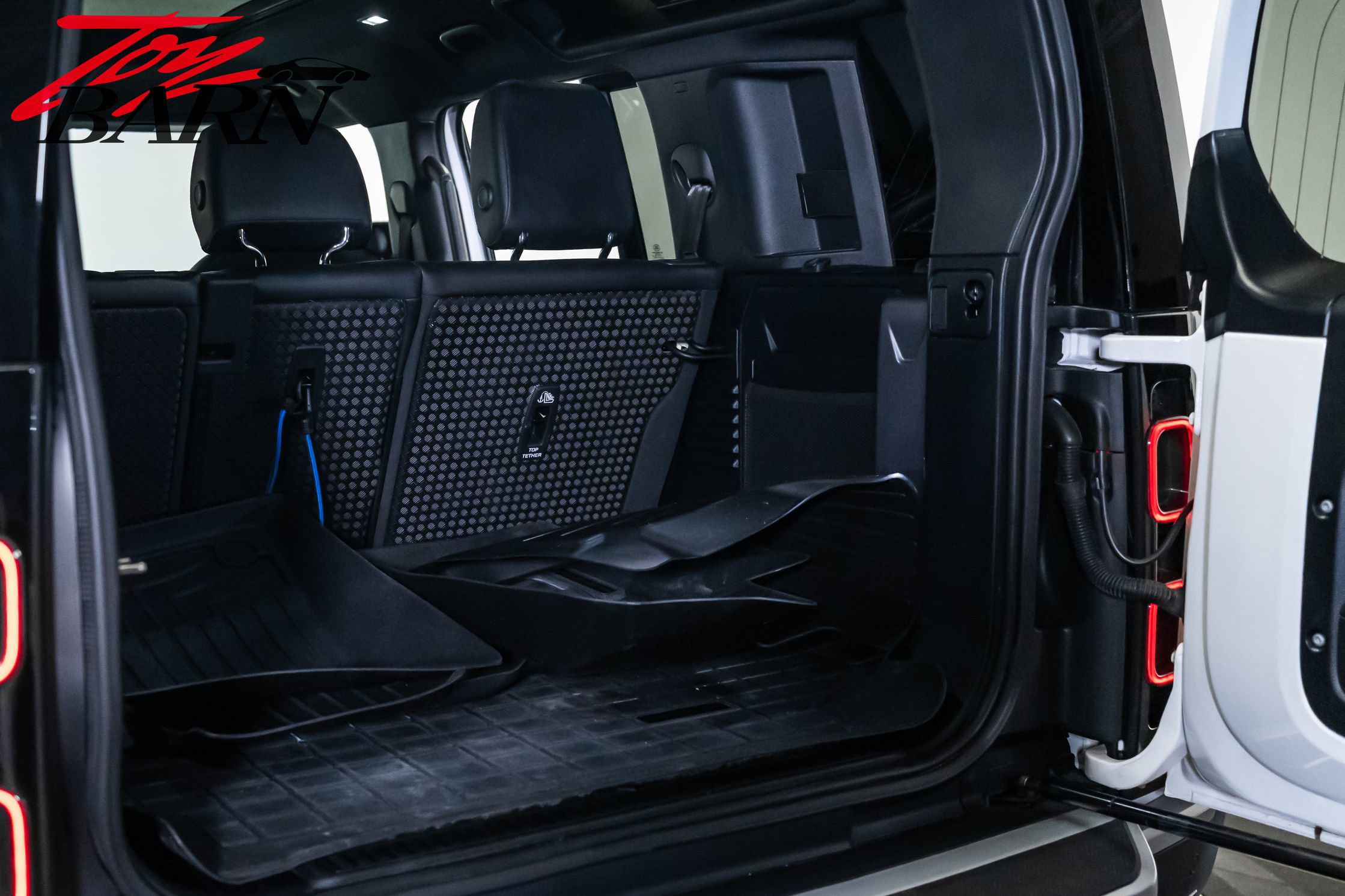 2024 Land Rover Defender 110 S