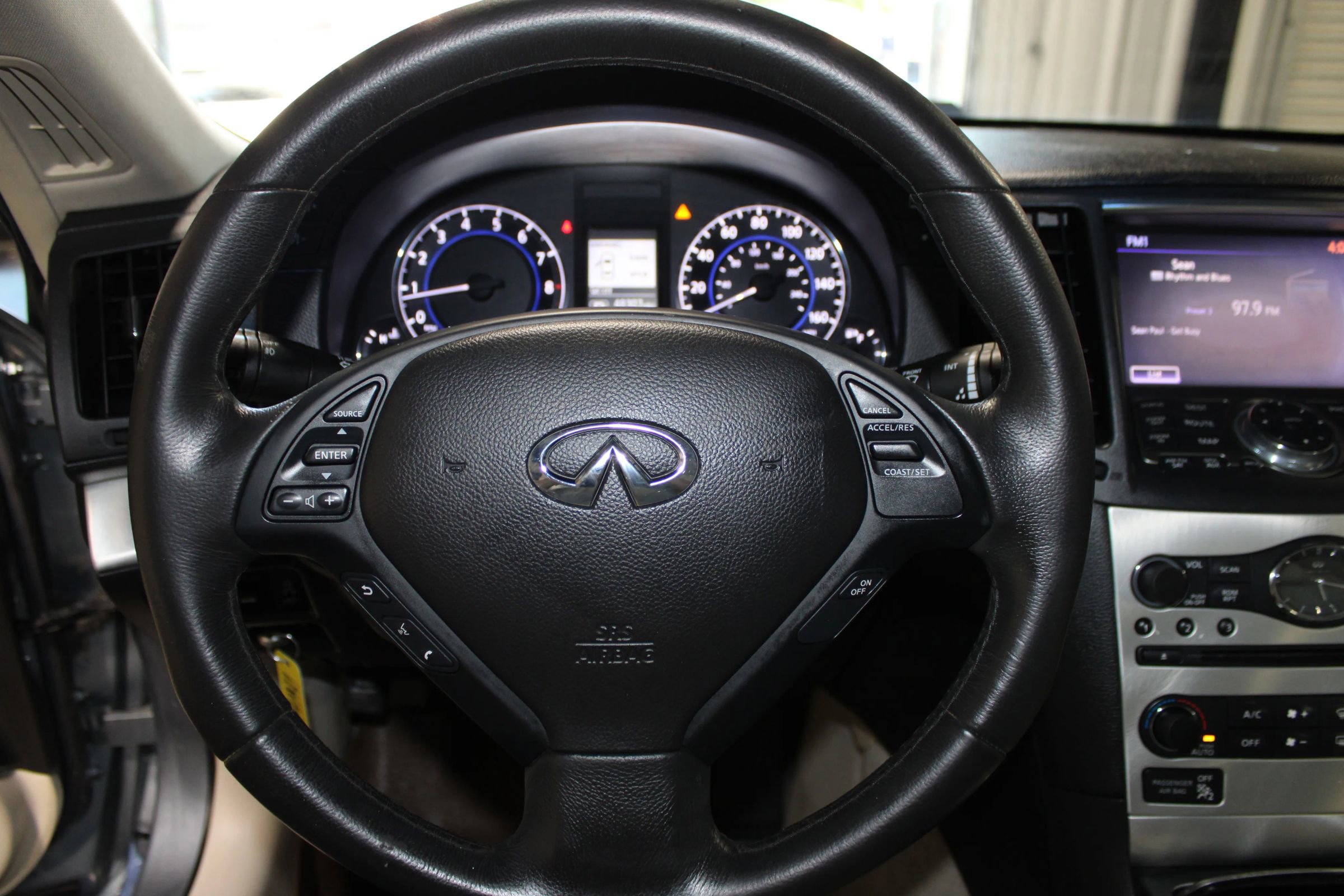 2015 INFINITI Q60 Journey