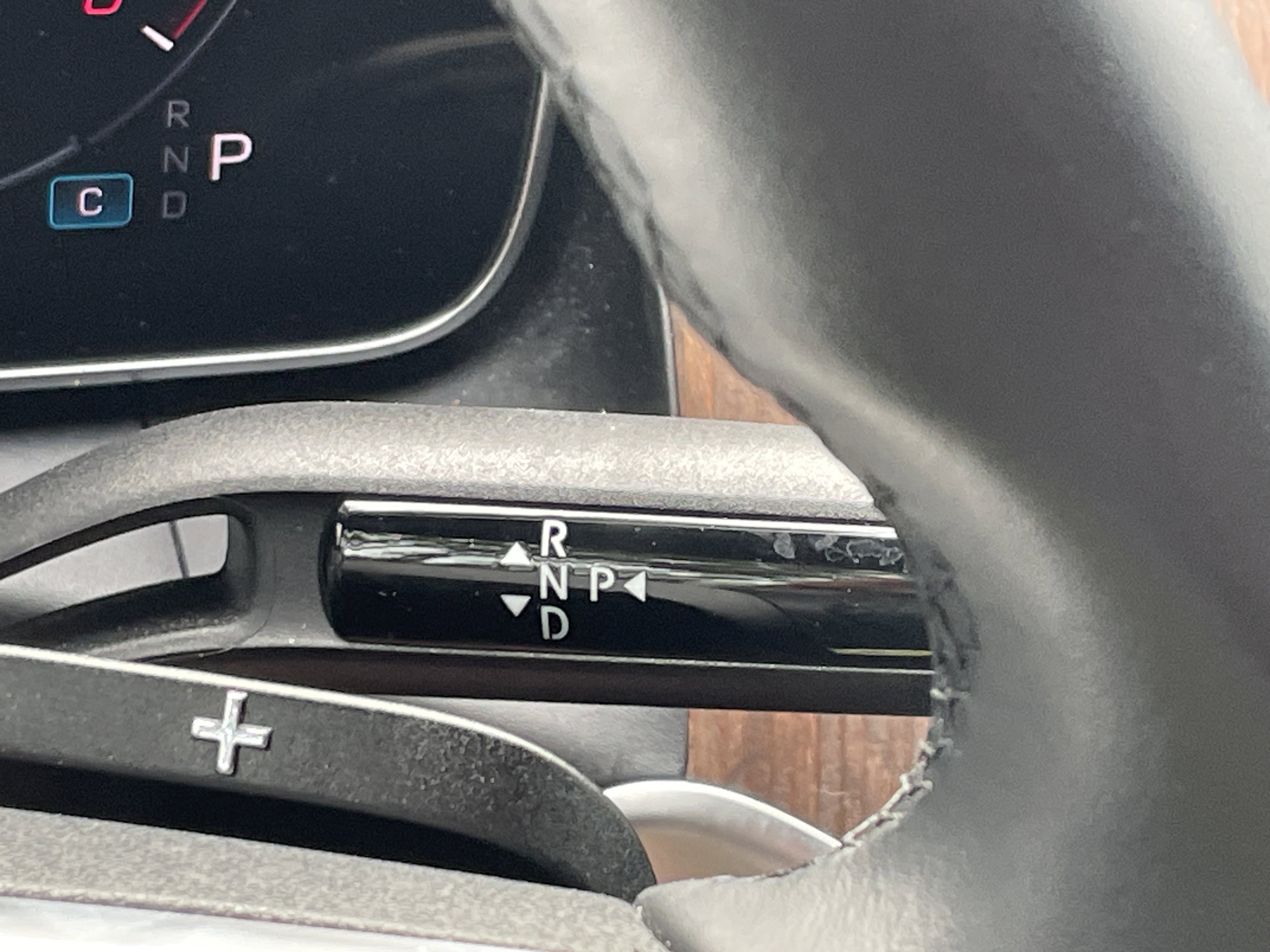 2025 Mercedes-Benz GLC 300