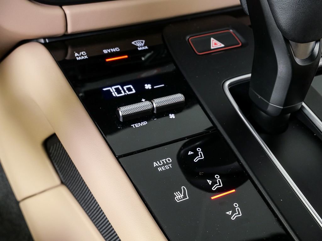 2023 Porsche Macan Turbo