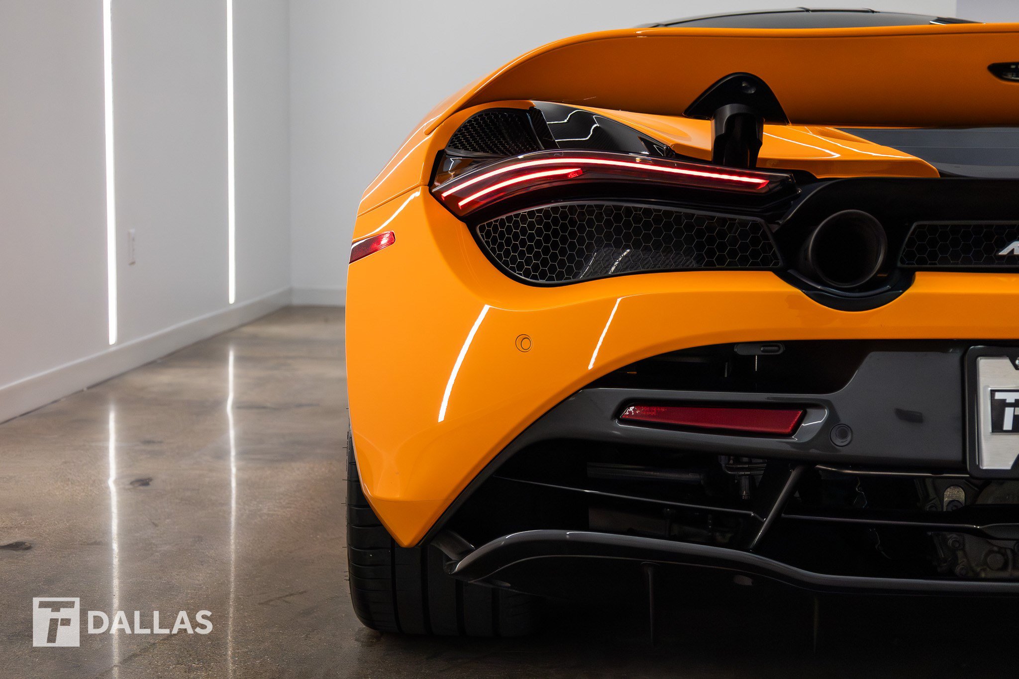 Used 2019 McLaren 720S Performance photo 11