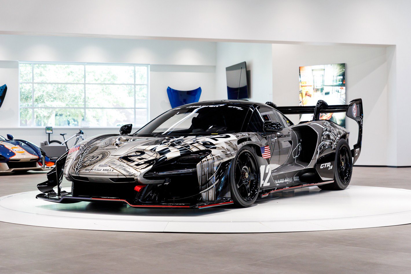 Used 2020 McLaren Senna photo 7