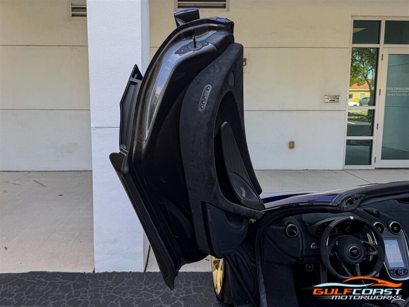 Used 2020 McLaren 600LT Spider photo 24