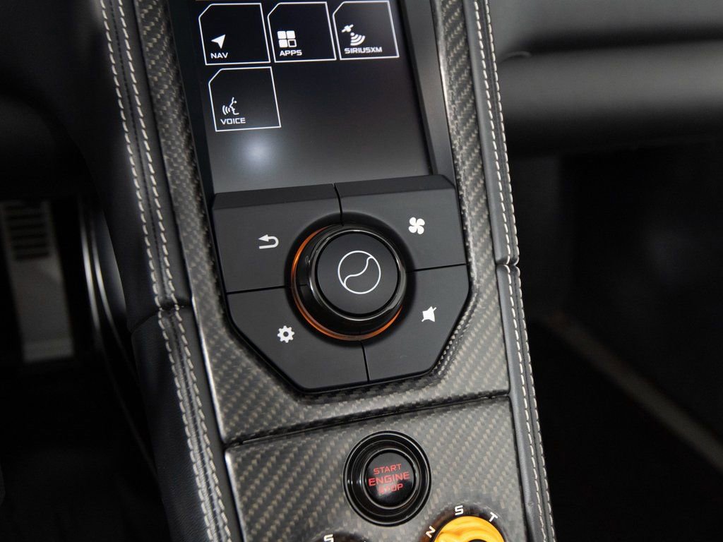 Used 2016 McLaren 675LT Spider photo 23