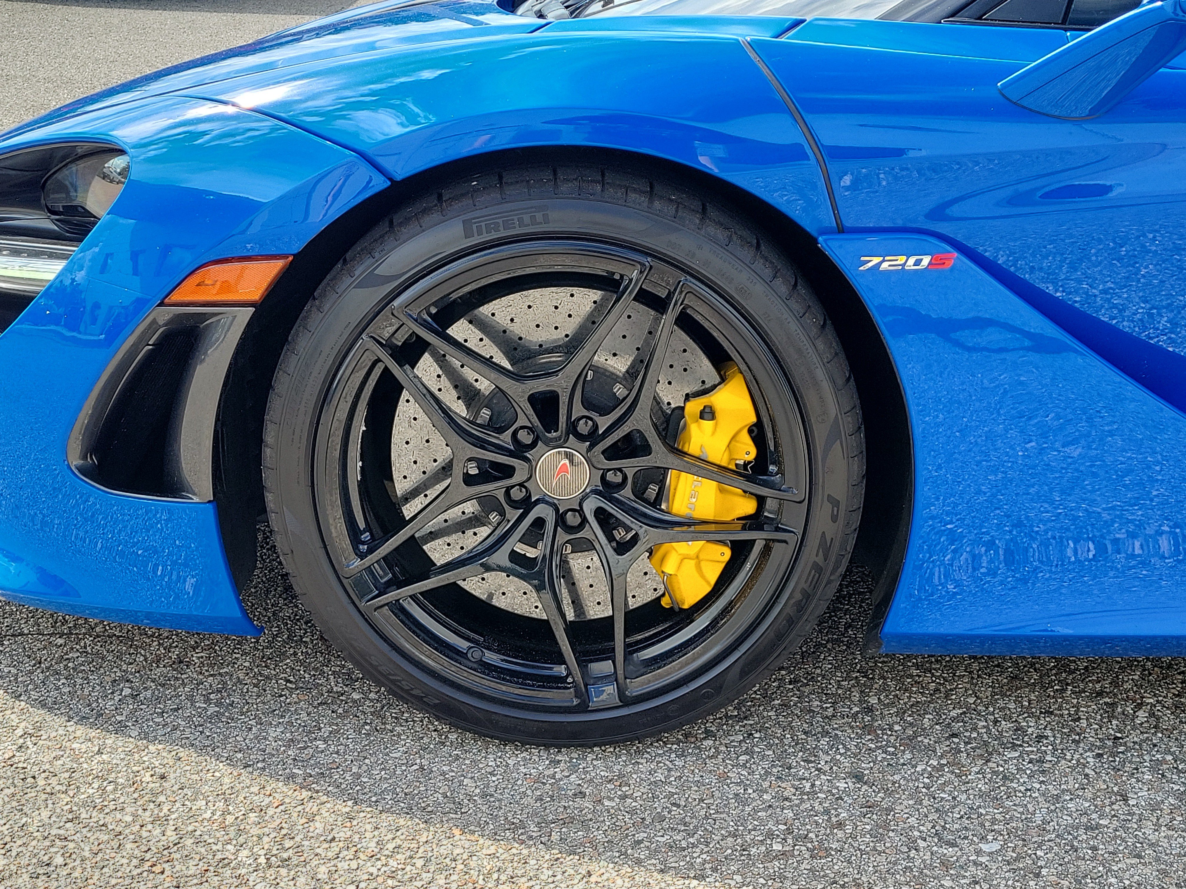 Used 2018 McLaren 720S Luxury photo 12