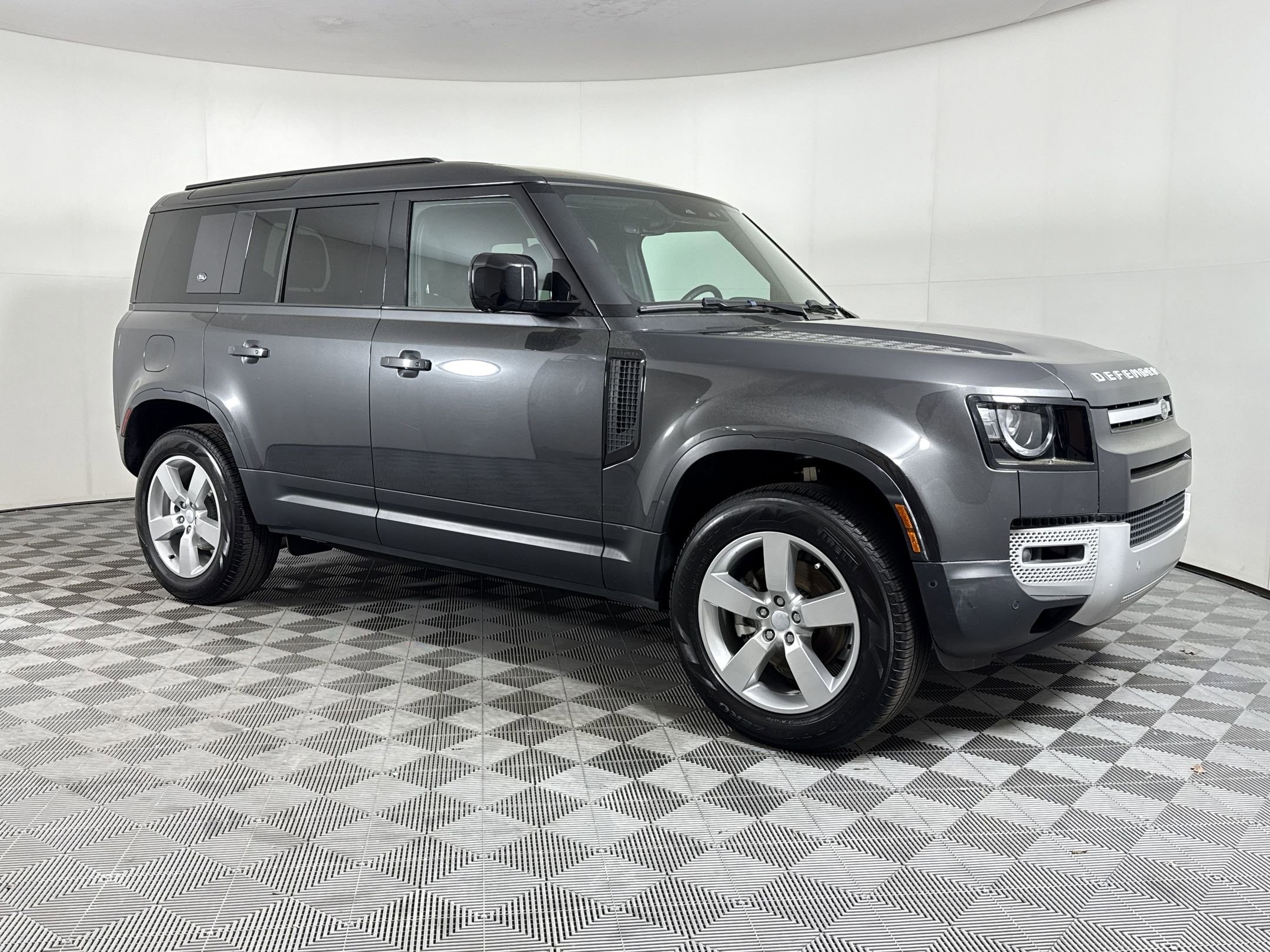 2024 Land Rover Defender 110 S