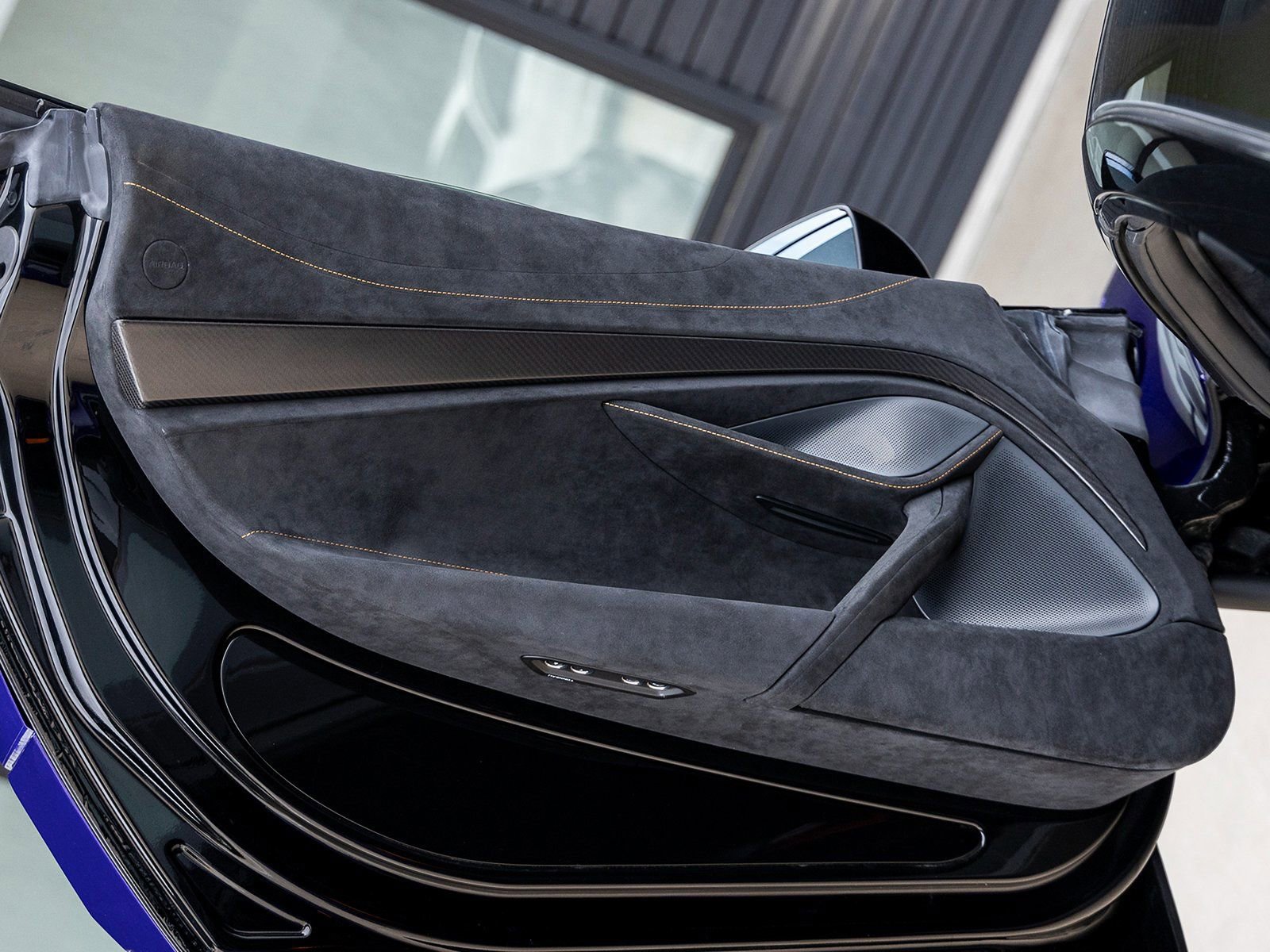 Used 2022 McLaren 765LT photo 23