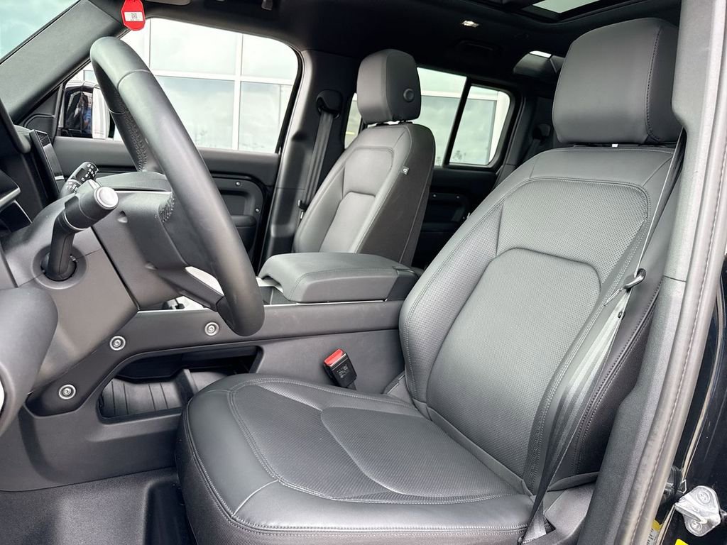 2025 Land Rover Defender 110 S