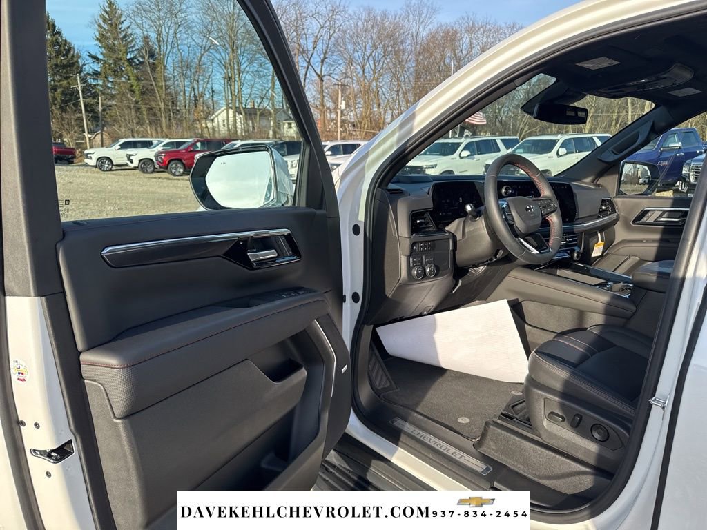 2025 Chevrolet Tahoe RST