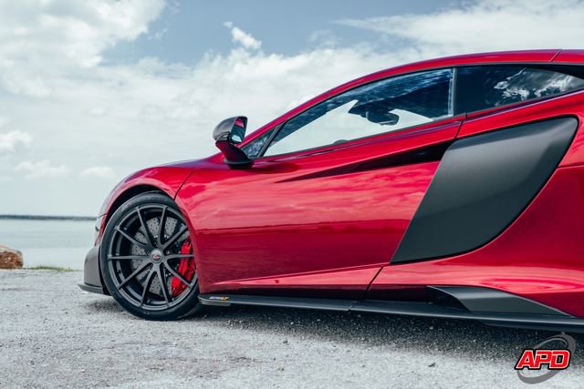 Used 2016 McLaren 675LT Coupe photo 33