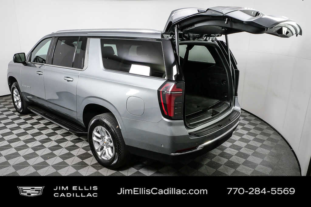 2025 Chevrolet Suburban LT