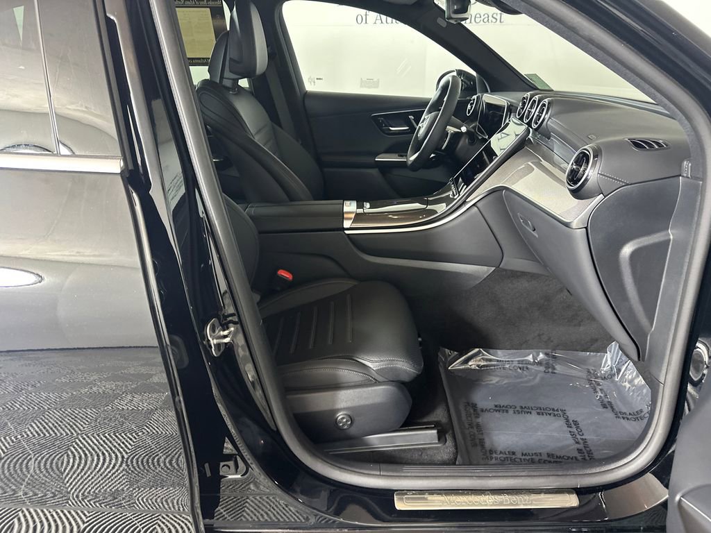 2026 Mercedes-Benz GLC 300 4MATIC