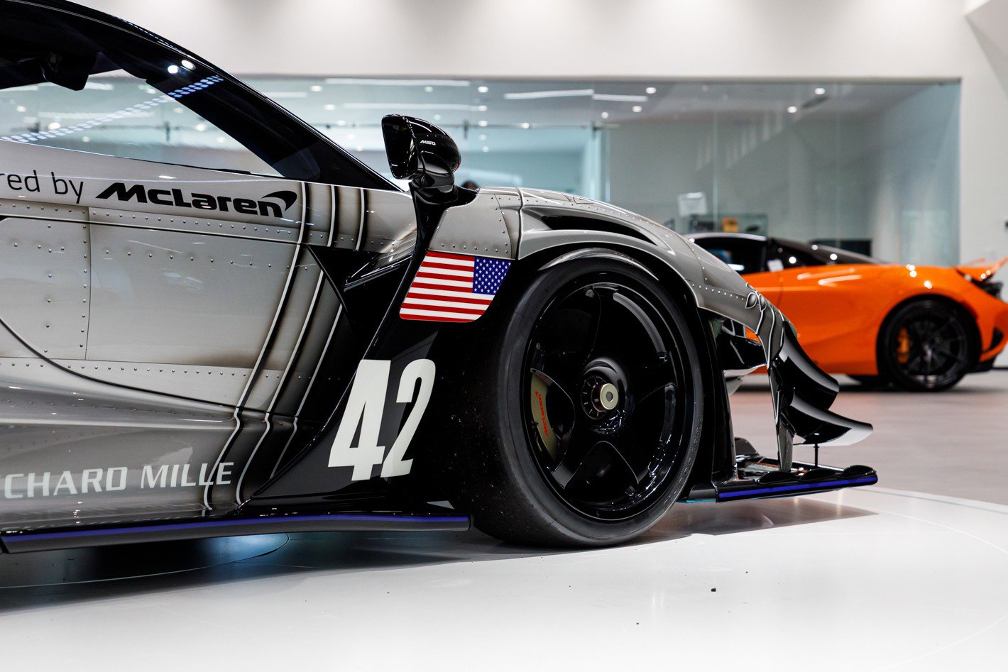 Used 2020 McLaren Senna photo 29