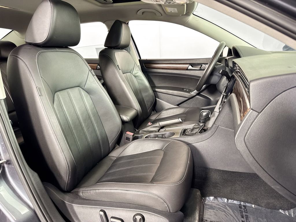 2022 Volkswagen Passat 2.0T