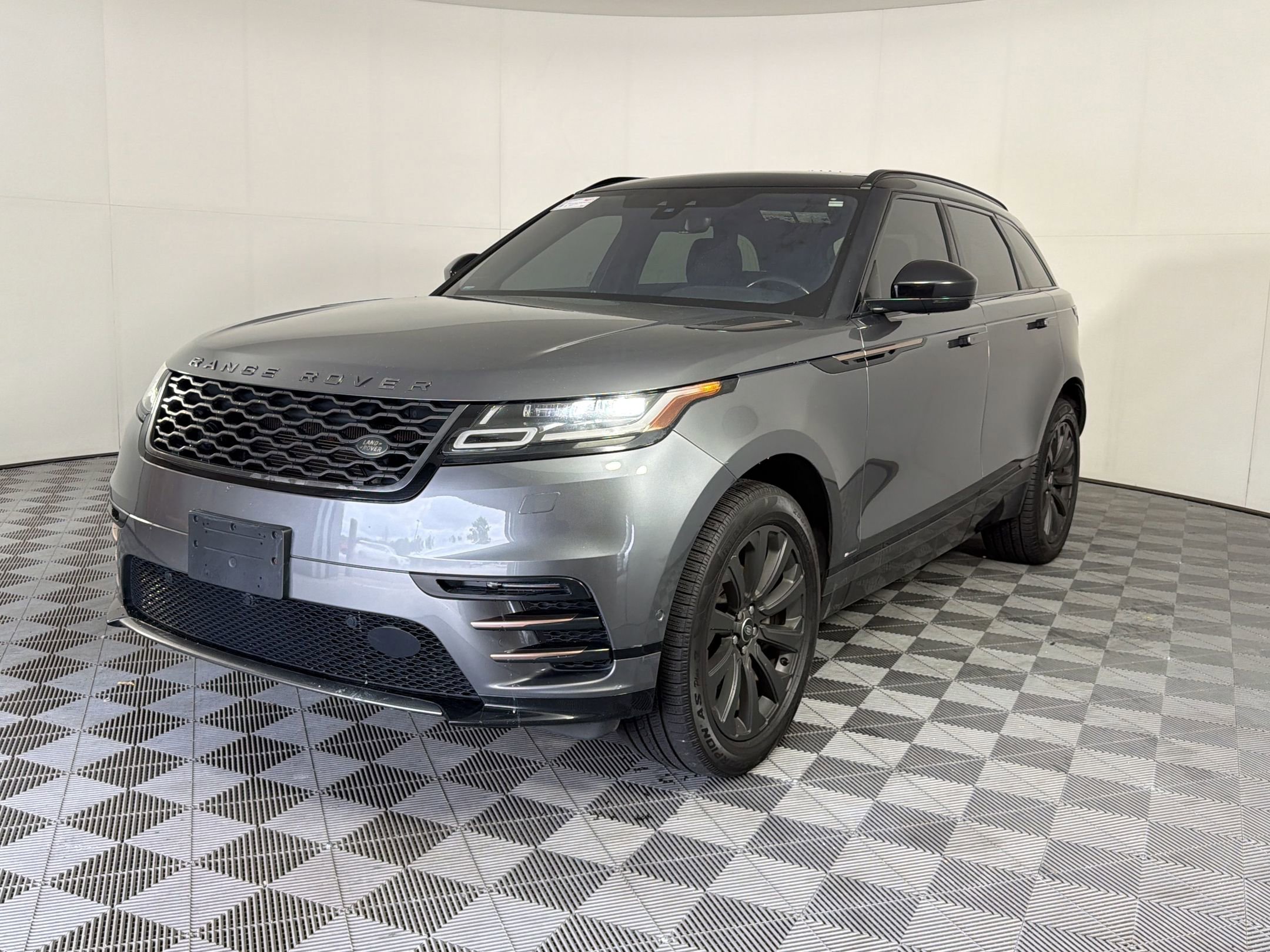 Used 2019 Land Rover Range Rover Velar R-Dynamic SE