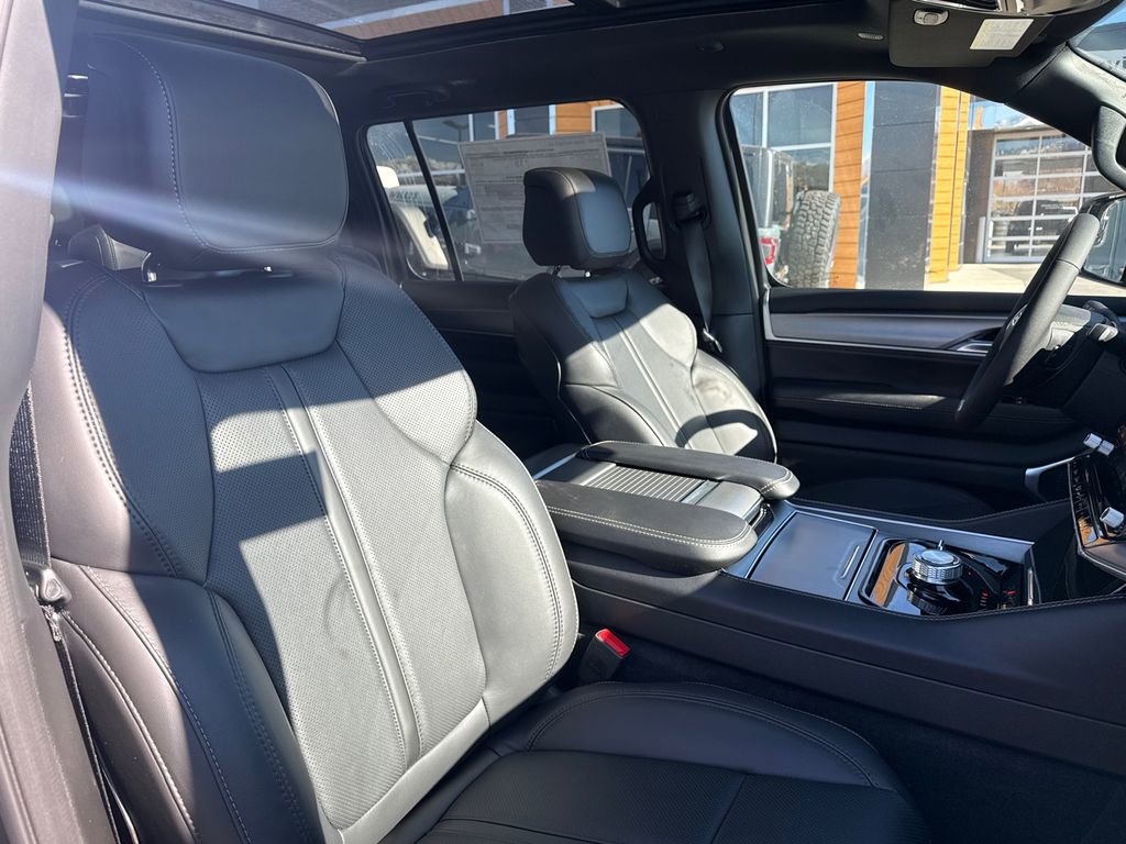 2026 Jeep Grand Wagoneer 4WD