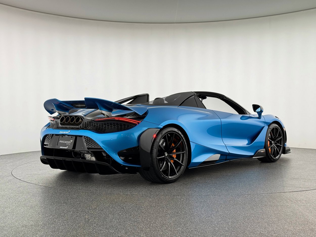 Used 2022 McLaren 765LT photo 6