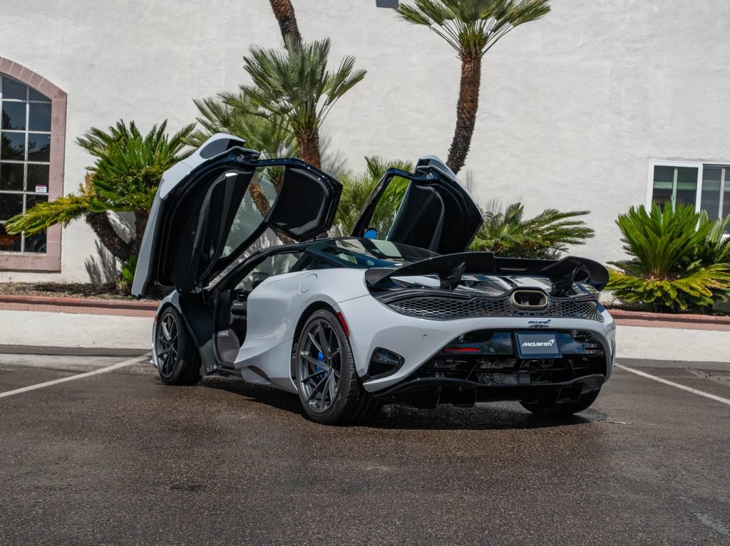New 2026 McLaren 750S photo 35