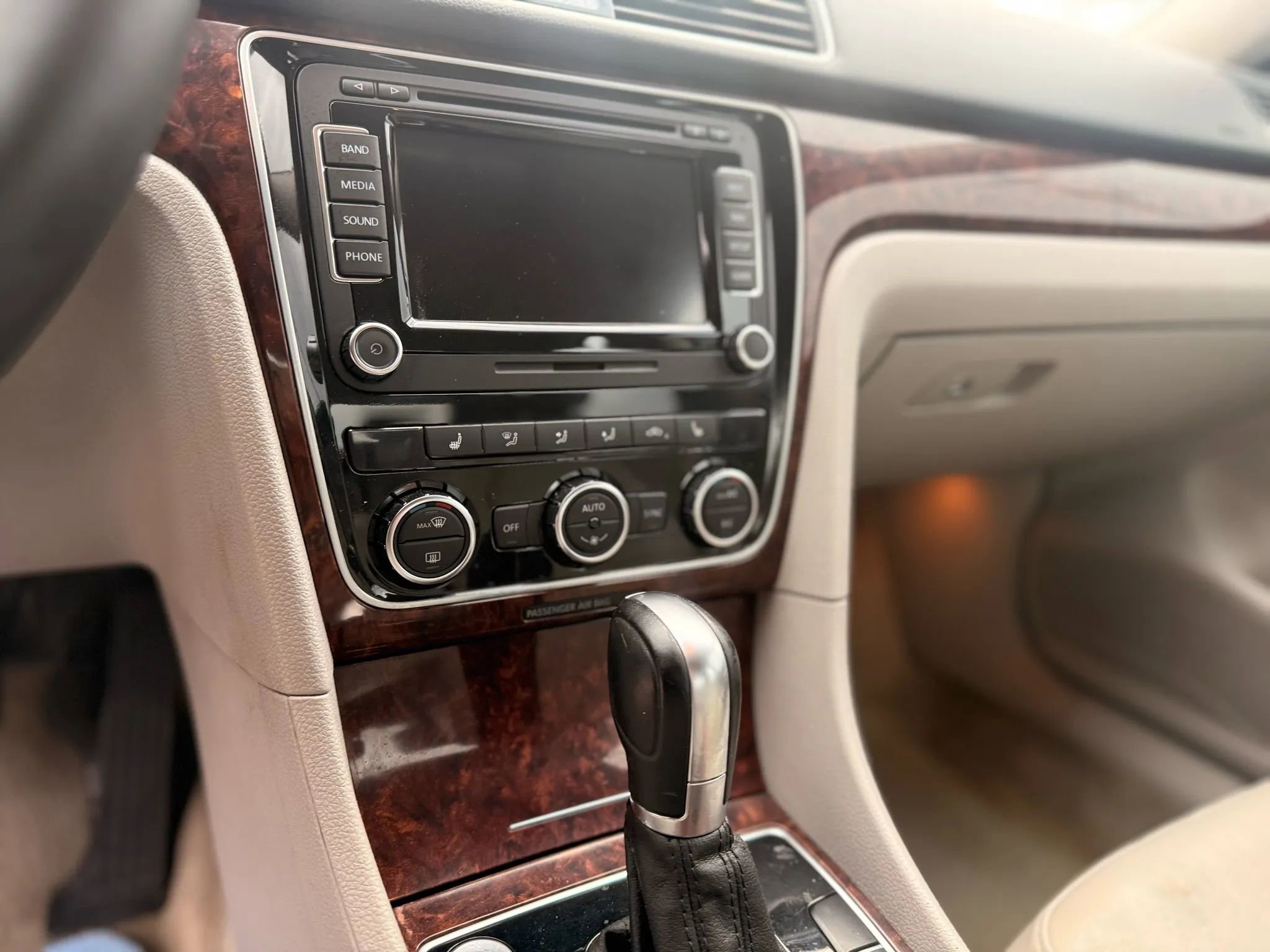 2013 Volkswagen Passat 2.5 SEL Premium