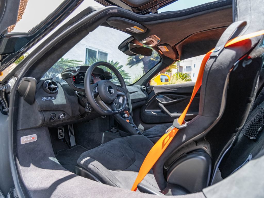 Used 2025 McLaren 750S photo 8