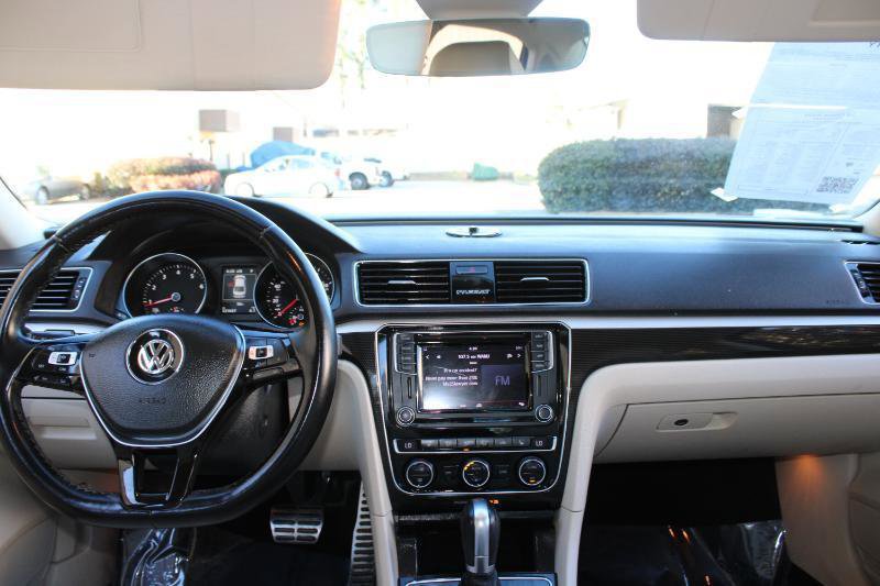 2019 Volkswagen Passat 2.0T SE R-Line