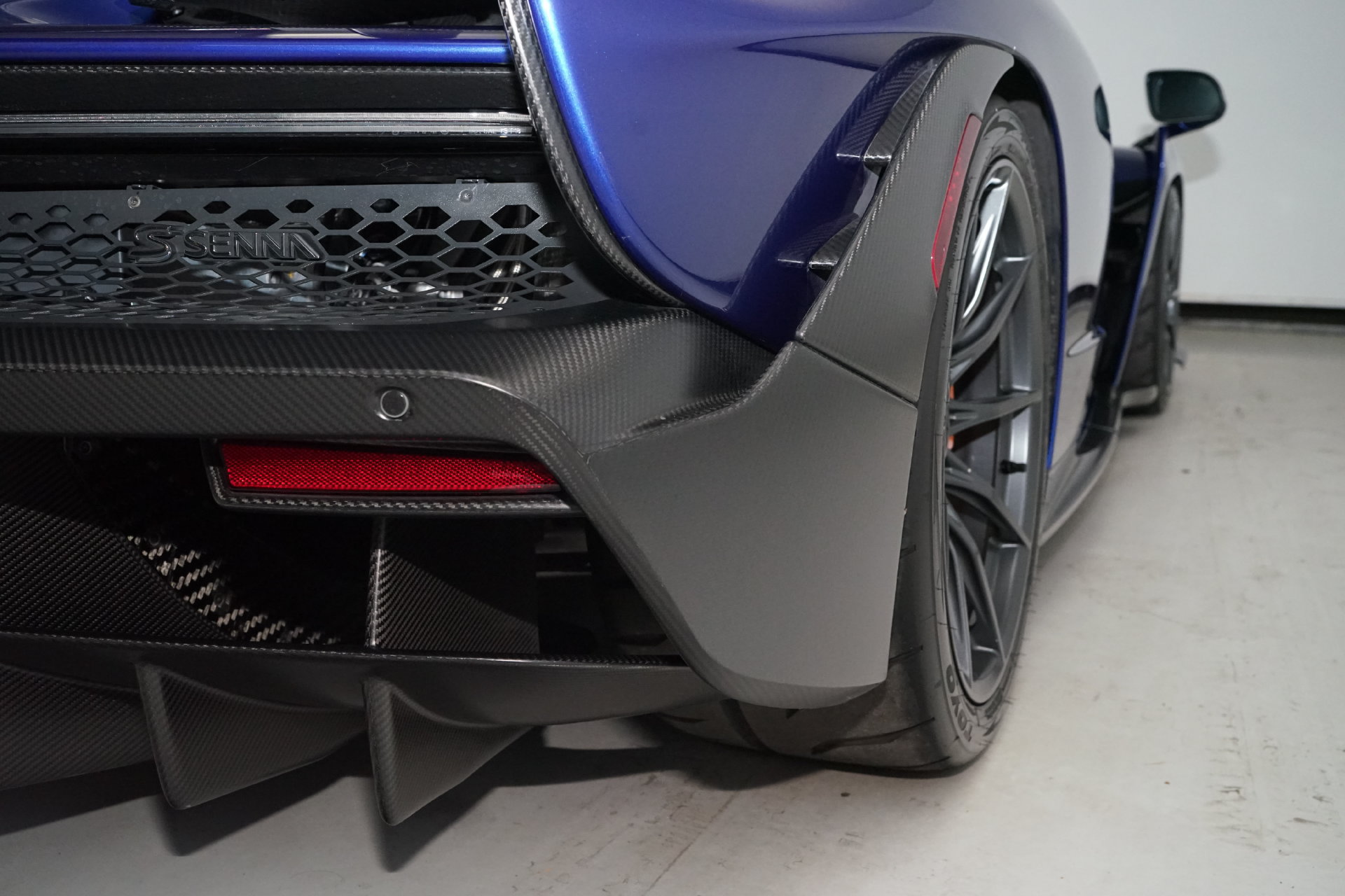 Used 2019 McLaren Senna photo 25