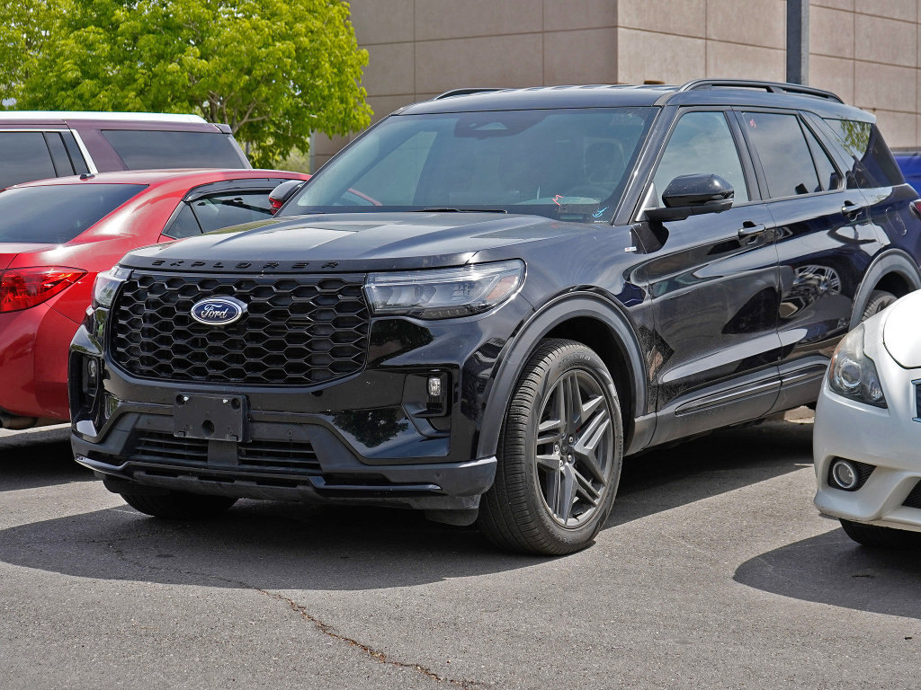 Used 2025 Ford Explorer ST-Line w/ ST-Line Street Pack