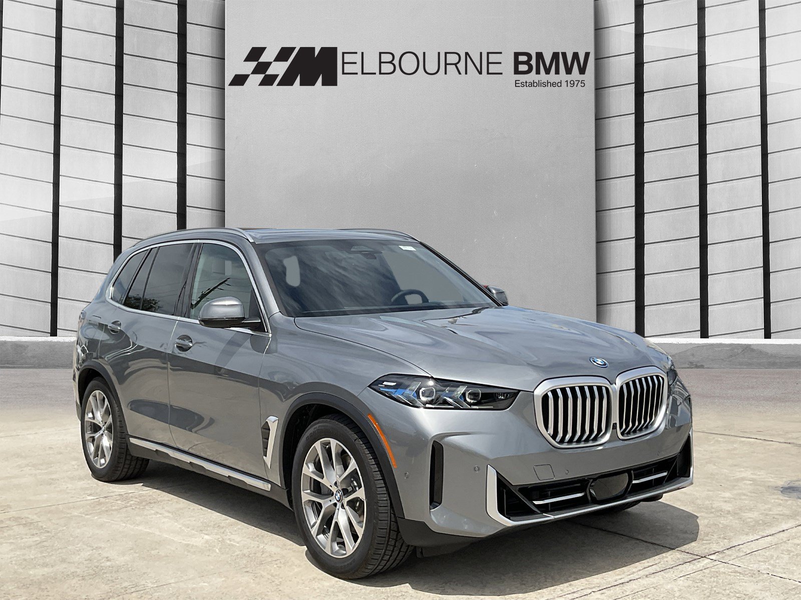 New 2026 BMW X5 xDrive50e w/ Premium Package