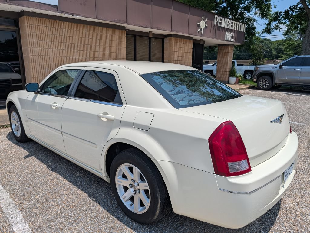 2006 Chrysler 300 Touring's photo