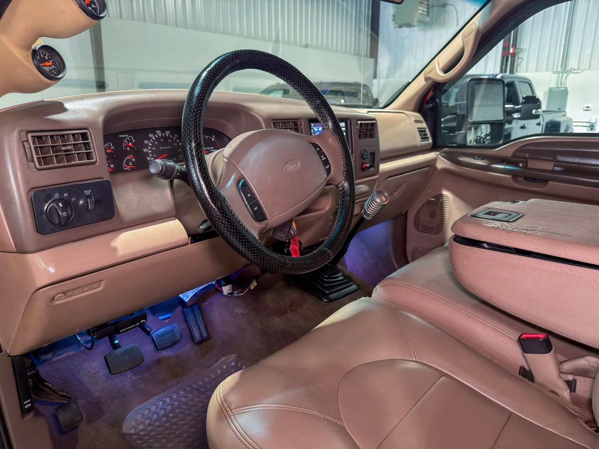 1999 Ford F-350 LARIAT - Photo 13