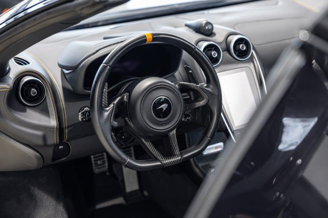 Used 2020 McLaren 600LT Spider photo 34