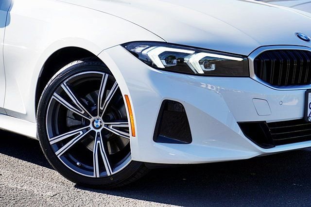 2023 BMW 330i Sedan