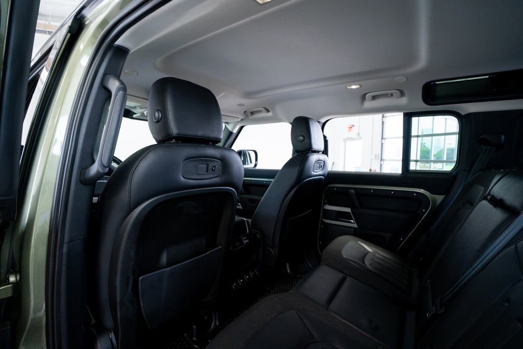 2020 Land Rover Defender 110 SE