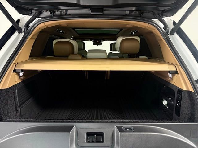 2023 Land Rover Range Rover SV