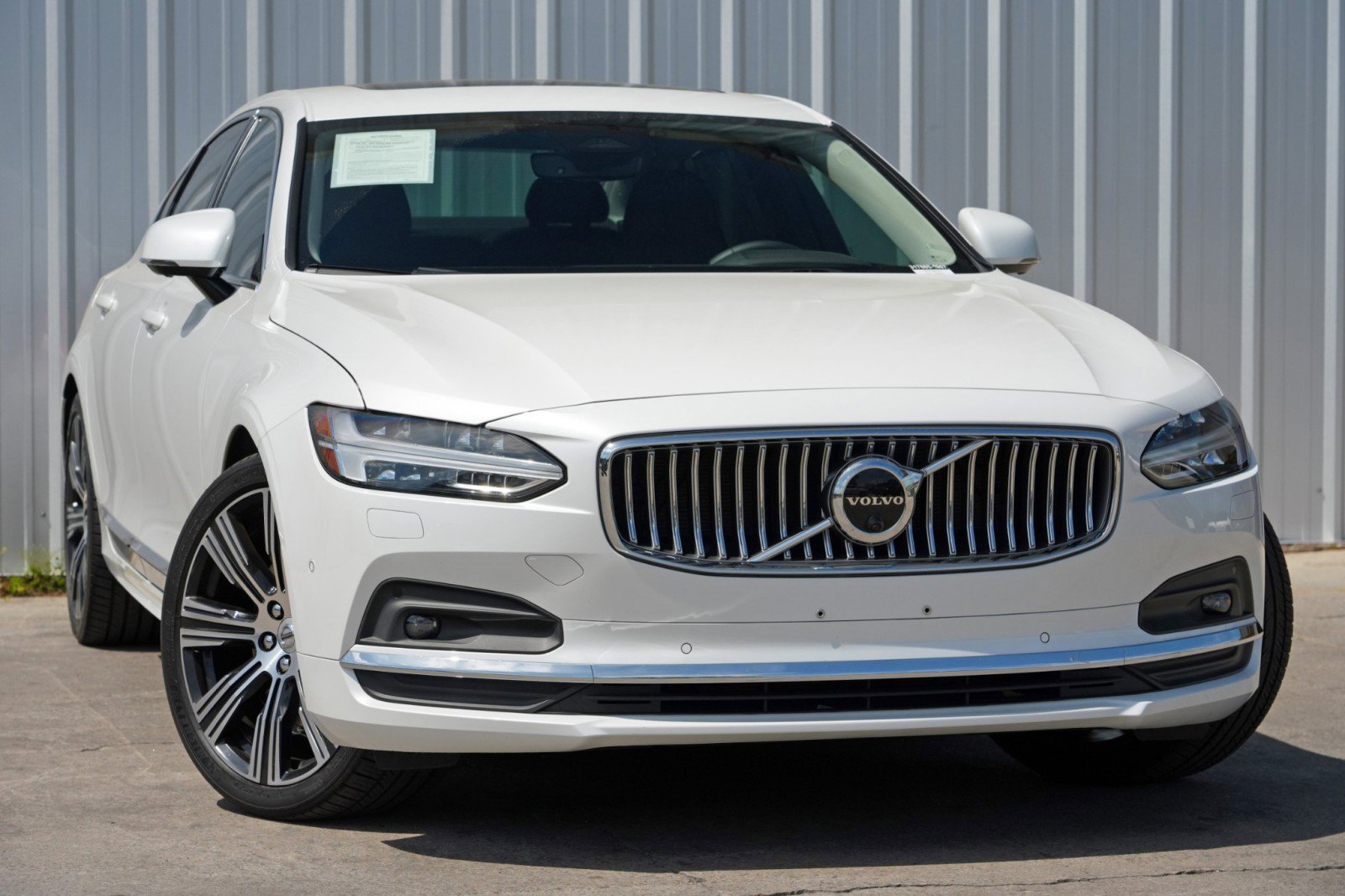 2023 Volvo S90 B6 Plus