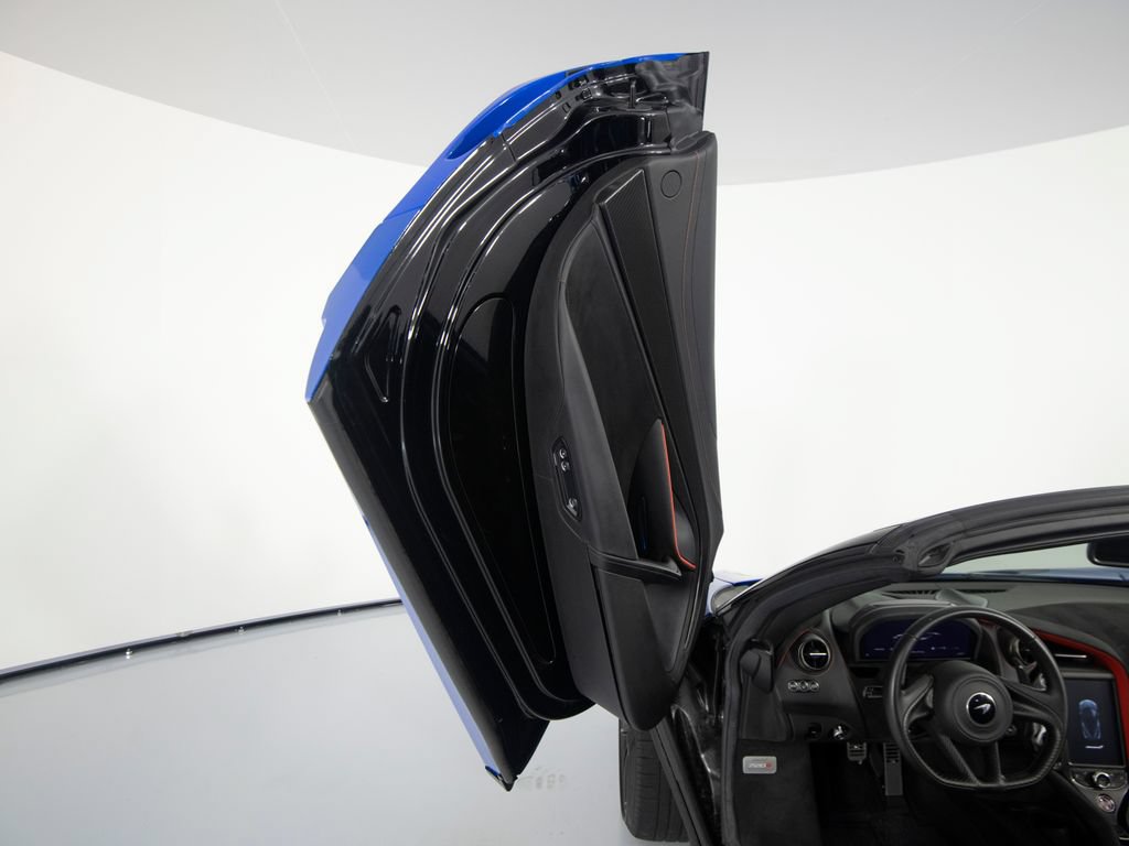 Used 2020 McLaren 720S Spider photo 9