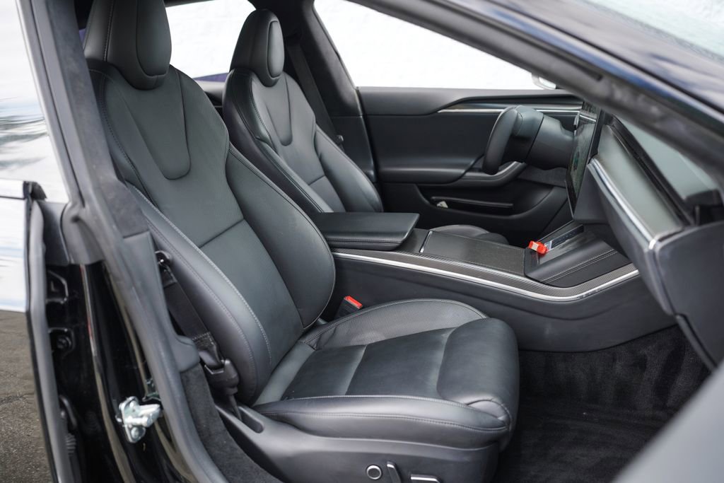 2022 Tesla Model S Plaid