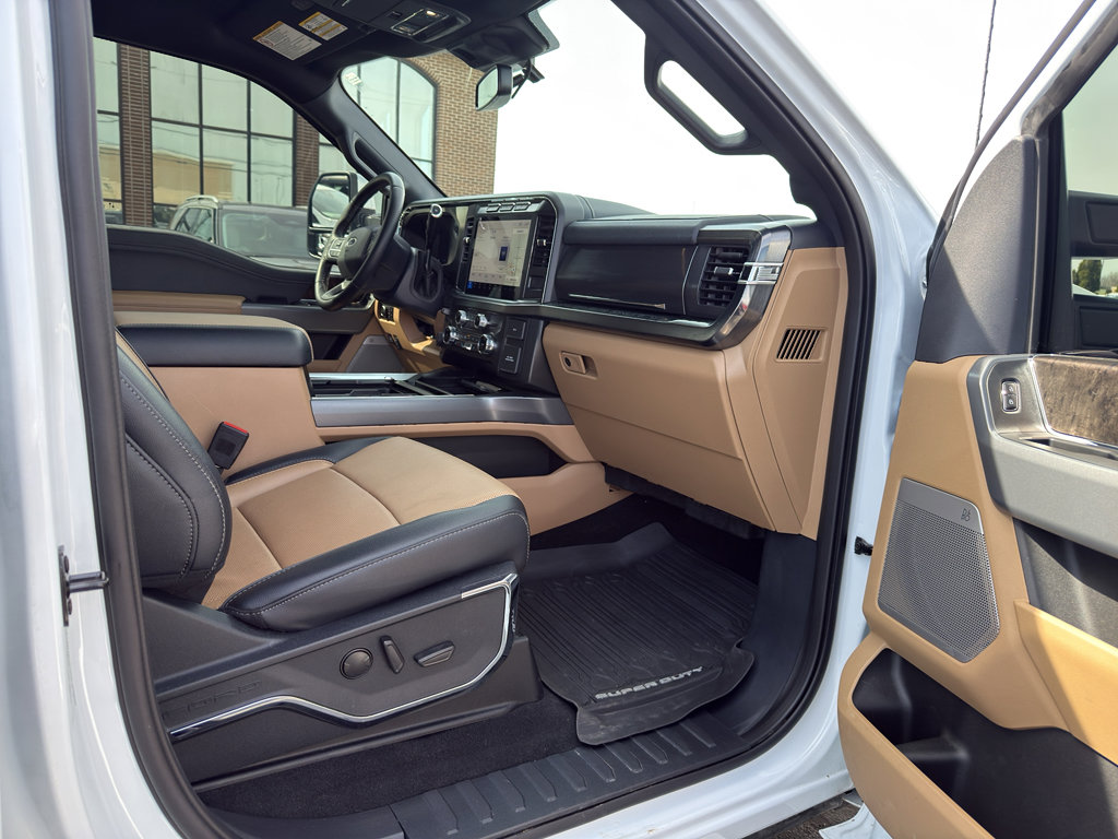 2024 Ford F350 Lariat