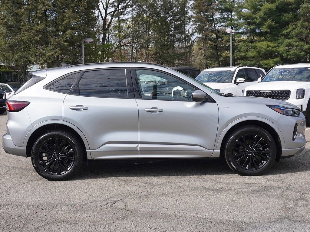 2023 Ford Escape ST-Line Elite