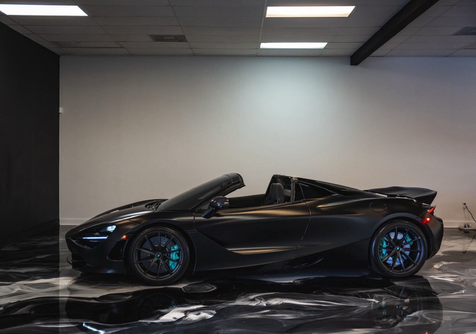 Used 2020 McLaren 720S Performance photo 8