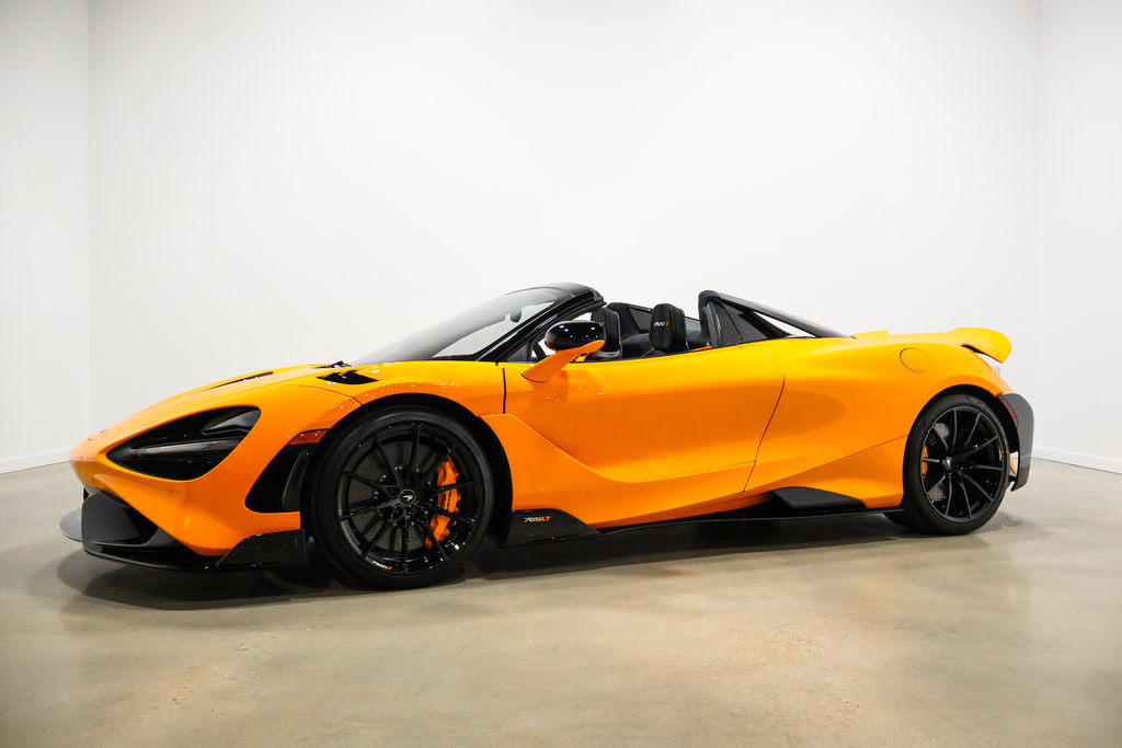 Used 2022 McLaren 765LT photo 12