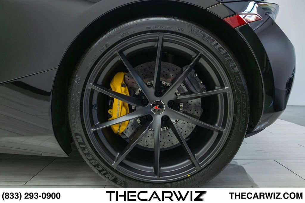 Used 2018 McLaren 720S Performance photo 16