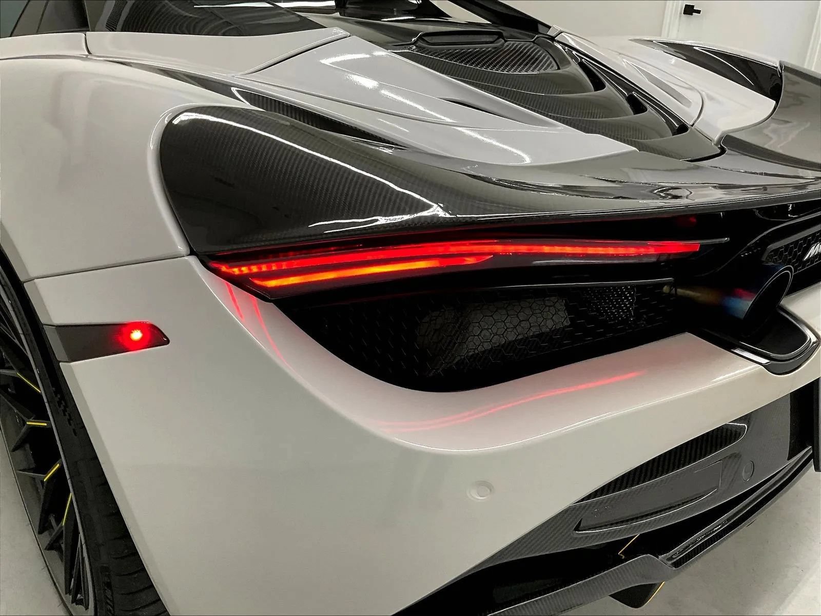 Used 2019 McLaren 720S Performance photo 25