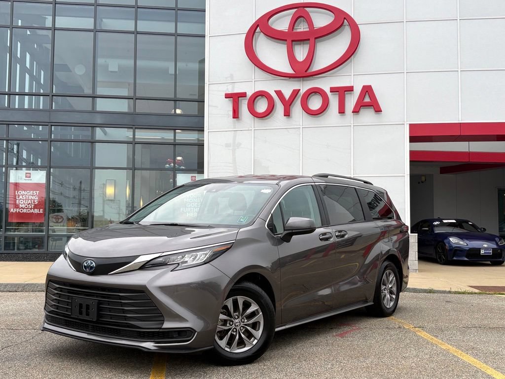 Used 2023 Toyota Sienna LE