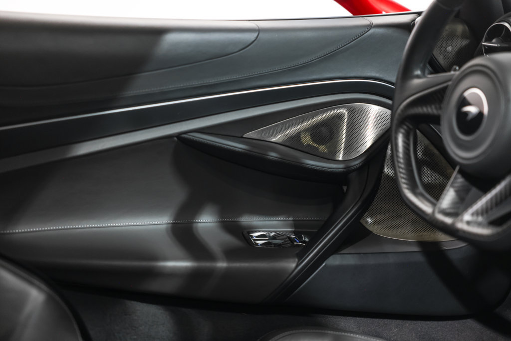 Used 2019 McLaren 720S Performance photo 26