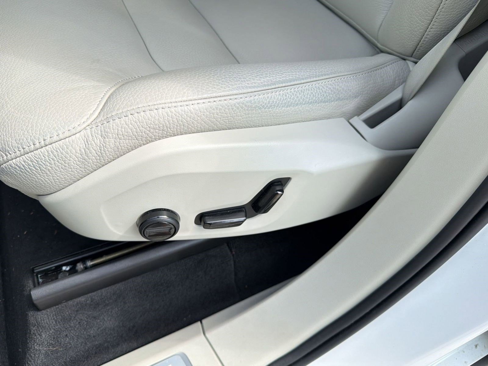 2024 Volvo Xc90 B6 Plus