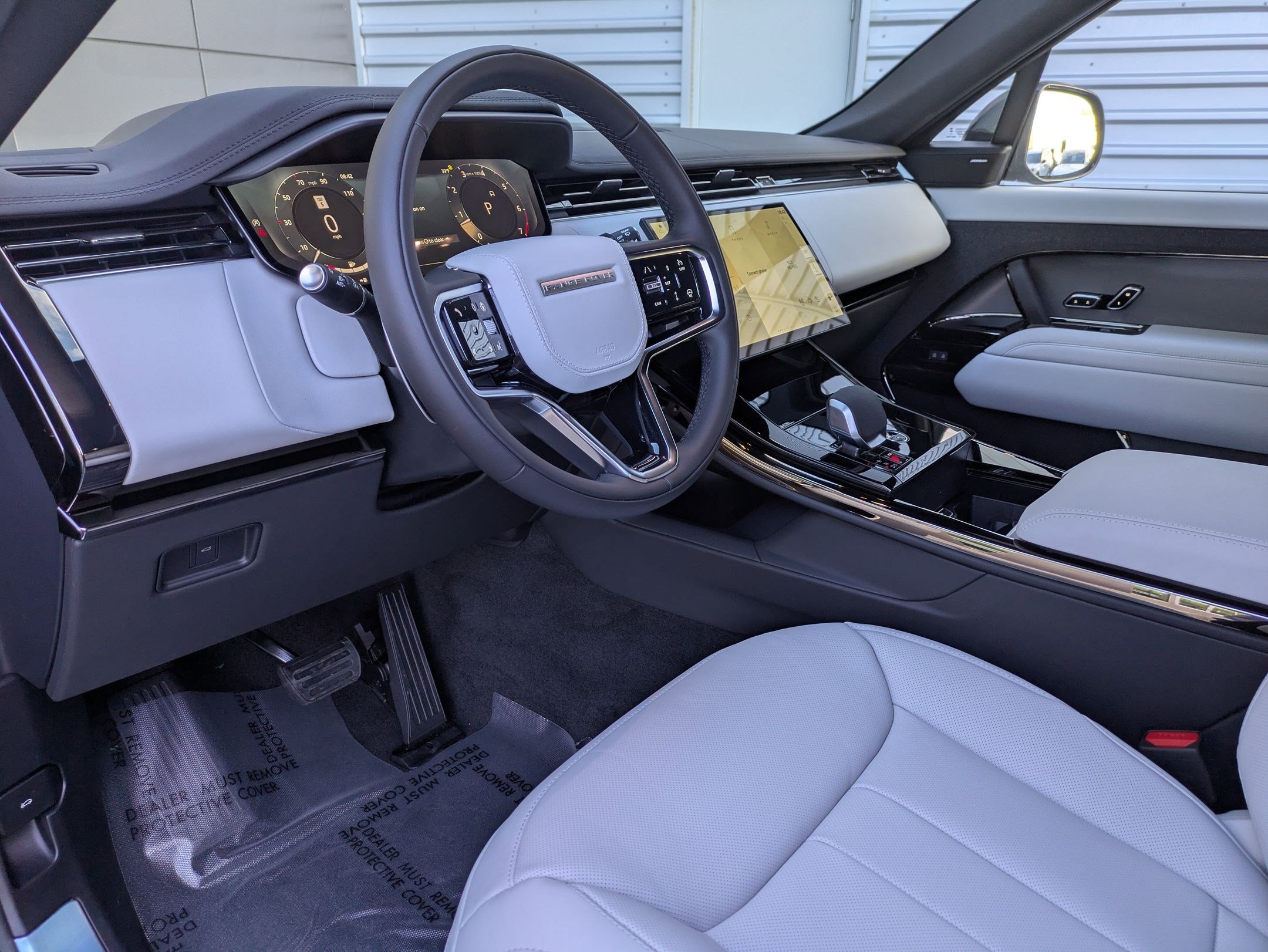 2026 Land Rover Range Rover Sport SE