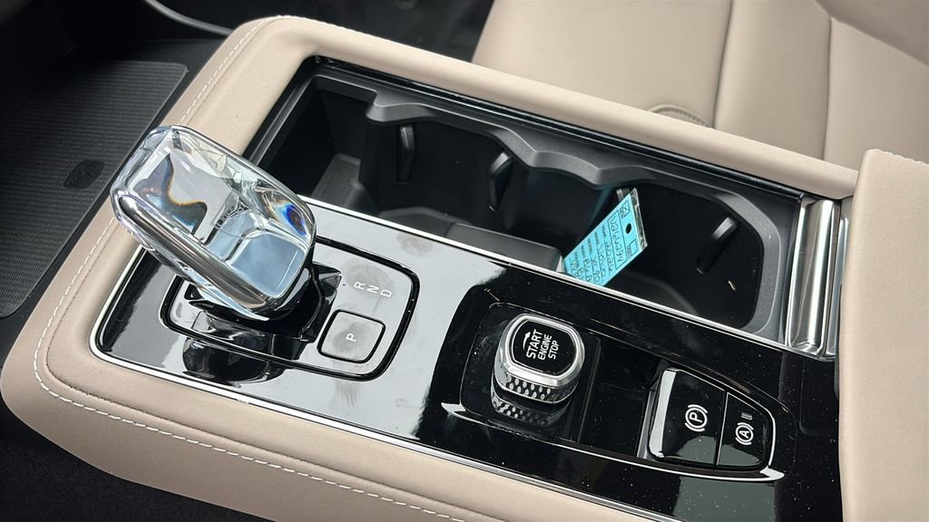 2026 Volvo Xc90 B6 Plus