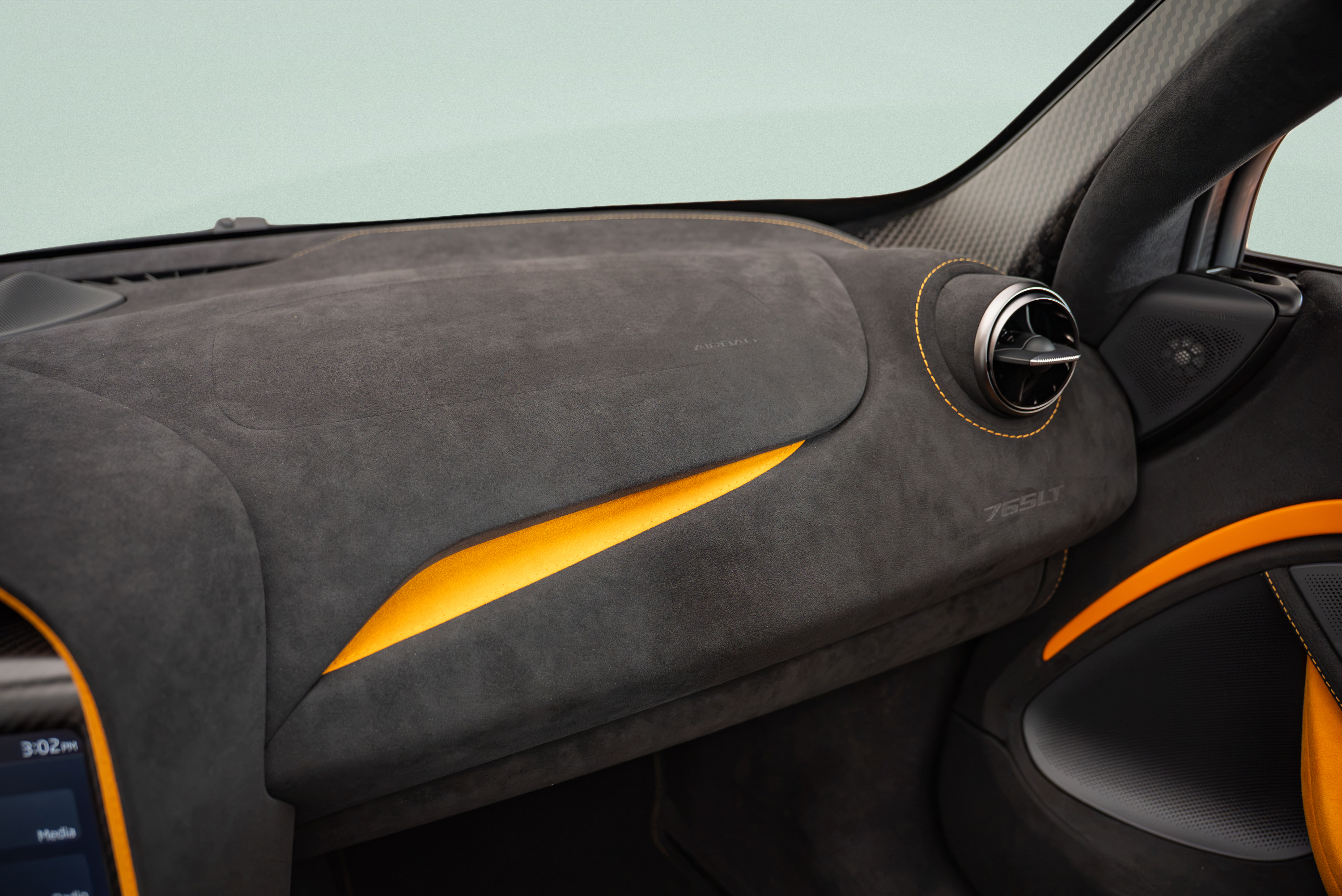 Used 2022 McLaren 765LT photo 24
